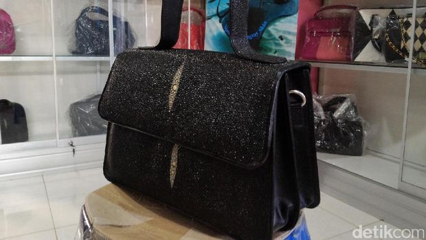 Cantik Ini Dia Wujud Tas Kulit Ikan Pari Pesanan Iriana Cantik Ini Dia Wujud Tas Kulit Ikan Pari Pesanan Iriana