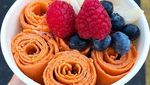Yummy! Manis Dingin Bergulung Rolled Ice Cream Buat Penawar Haus