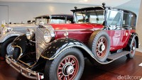 Sebagai perusahaan otomotif tertua di dunia, Mercedes-Benz punya sejarah panjang. Jatuh bangun industri mobil hingga pengaruh politik dan ekonomi dunia, terekam di sebuah museum di Stuttgart, Jerman.