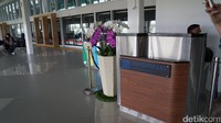 Setiap shelter pun memiliki booth informasi yanh dapat membantu penumpang jika dibutuhkan (Shinta Angriyana/detikTravel)