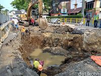 Revitalisasi gorong-gorong oleh Kementerian Pekerjaan Umum dan Perumahan Rakyat (PUPR) mulai Minggu 17 September lalu hingga pertengahan Oktober 2017 mendatang untuk mengantisipasi terjadinya banjir di Jalan Dr Djunjunan (Pasteur). 