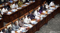 Rapat digelar di gedung DPR, Senayan, Jakarta, Selasa (19/9/2017).
