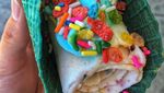 Yummy! Manis Dingin Bergulung Rolled Ice Cream Buat Penawar Haus
