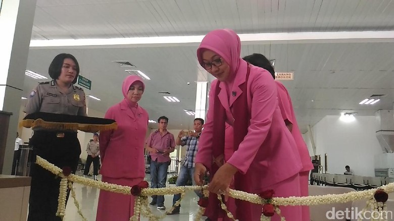 Taman Baca di Pelabuhan Tanjung Priok akan Dijaga 2 Polwan Taman Baca di Pelabuhan Tanjung Priok akan Dijaga 2 Polwan