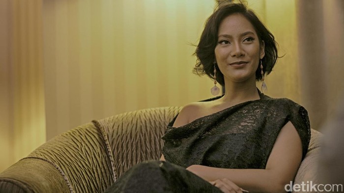 Tara Basro Tara Basro saat wawancara untuk COTM.