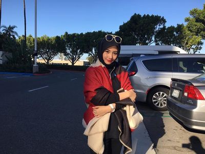 Foto: Cantiknya Novita Hardini, Istri Wakil Bupati Trenggalek Berhijab Simpel
