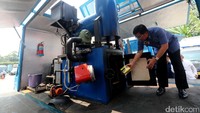 Para tersangka menurut Anjan dijerat dengan Pasal 114 ayat 2 jo Pasal 132 ayat 1 UU Nomor 35/2009 tentang Narkotika. Barang bukti narkoba kemudian dimusnahkan menggunakan mesin inseminator.