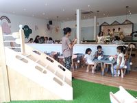 Mamain: Di Sini Anak-anak Bisa Bermain Sambil Makan <i>Choco Cheese Serabi</i>