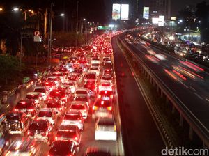 Arus Libur Natal, Tol Dalkot Semanggi-Cawang Padat