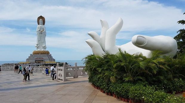 Patung Boddhisatva Guanyin