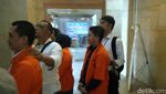 Foto: Tangan Diborgol, Trio Bos First Travel Diperiksa Bareskrim
