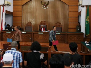 Pernah Hadir di Pansus, Ahli Hukum dari Novanto Diprotes KPK