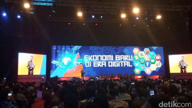 Saat Jokowi Singgung Raisa yang Memandangi Dirinya