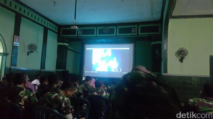 Kodim Madiun Nobar Film Penghianatan G30S/PKI