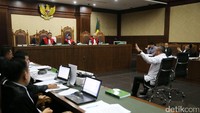 Dalam kasus ini, Sugito dan Jarot Budi didakwa menyuap auditor BPK, Rochmadi Saptogiri dan Ali Sadli. Duit suap Rp 240 juta diberikan terkait opini WTP.