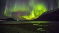 Selain itu, aurora juga dapat traveler lihat di Tromso, Norwegia. urora borealis atau cahaya utara akan muncul di bulan Maret April dan September Oktober (Dok. CNN Travel)