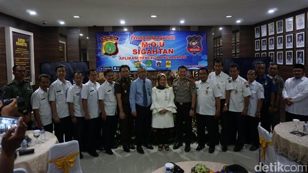 Peluncuran aplikasi SIGAHTAN di Polres Jakarta Barat.
