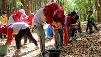 Kegiatan ini berlangsung selama 2 hari, terhitung mulai tanggal 16 s.d 17 September 2017 yang diawali dengan acara pembukaan, kegiatan pelatihan PBB dan kegiatan Outbond. Adapun materi Outbond yang dilaksanakan antara lain permainan tali, permainan air, rayapan tali satu, jaring pendarat dan turun tebing. Dok. Penkostrad.