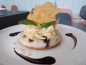 Mamain: Di Sini Anak-anak Bisa Bermain Sambil Makan Choco Cheese Serabi