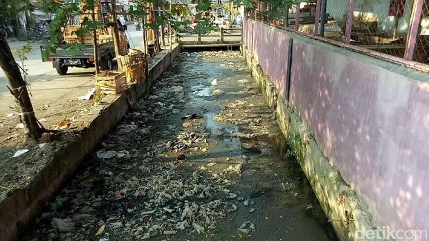 Masalah sampah di Brebes.