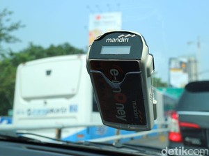 Wuzz! Bayar Tol Lebih Cepat Pakai OBU