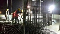 Untuk itu pembangunan tol ini dilakukan 3 shift/hari. (dok. Kementerian PUPR)