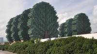 Ada lagi nih, Beauty Crown Hotel di Sanya yang jadi pamandangan eksotis. Bagaimana tidak? Bangunan hotel ini berbentuk seperti pohon yang dijajarkan. Cantik! (CNN Travel)
