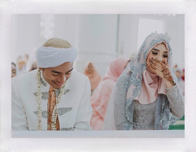 Nama Salmafina Khairunnisa sempat populer karena masalah perceraiannya dengan Taqy Malik. Putri Sunan Kalijaga itu sempat memutuskan untuk berhijrah saat menikah dengan Taqy yang merupakan penghafal quran. Foto: Dok. Instagram/SalmafinaSunan