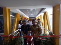 Rektor dan Kepala Badan BPPU ITS membuka ITS Worklink Space