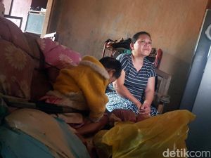 Relawan Sosial Bantu Pengobatan Bunga yang Diikat Orangtuanya