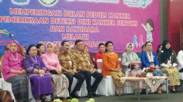 Iriana Ajak PNS Periksa Kanker Serviks dan Payudara