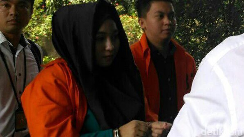 Pengacara Korban Duga Bos First Travel Pakai Lebih dari Rp 127 M Pengacara Korban Duga Bos First Travel Pakai Lebih dari Rp 127 M