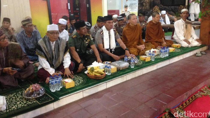 Sambut 1 Muharam, Polisi dan Warga Lintas Agama Gelar Doa Bersama