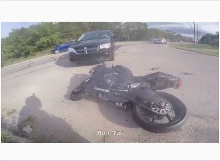 Tantang Polisi dan Terobos Lampu Merah, Pemotor Ini Kena Batunya