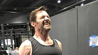 Bagian paling menonjol dari Wolverine adalah cakar yang keluar dari tangannya. Oleh karena itu, otot tangan harus mendapat perhatian khusus. (Foto: instagram/@thehughjackman)