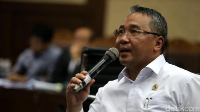 Mendes Bersaksi di Sidang Suap Opini WTP