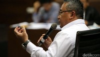 Eko mengaku tidak tahu soal pemberian duit Rp 240 juta untuk Opini WTP di Kemendes. Apalagi soal suap yang dilakukan Irjen Kementerian Desa, Pembangunan Daerah Tertinggal dan Transmigrasi Sugito ke auditor BPK Rochmadi Saptogiri dan Ali Sadli.