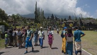 PVMBG sendiri mengimbau warga waspada, tapi tetap tenang. Masyarakat dipersilakan beraktivitas seperti biasa, namun harus tetap menaati setiap rekomendasi yang disampaikan pemerintah.