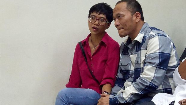 Barang Mahal Syahrini, Payung Teduh Ultimatum Musisi yang Cover 'Akad'