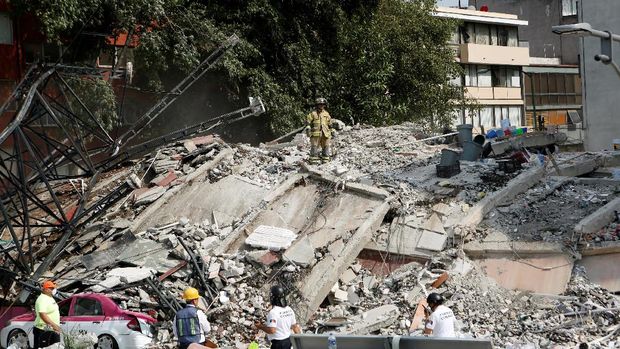 Kehancuran akibat gempa 7,1 SR di Meksiko
