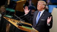 Sebelum jadi presiden, Trump memang sudah akrab di tengah publik lewat sosoknya sebagai pengusaha dan bintang televisi. Trump kemudian menjadi cover di Playboy edisi Maret 1990. Dia juga pernah jadi cameo di video yang diproduksi Playboy (Foto: REUTERS/Eduardo Munoz)