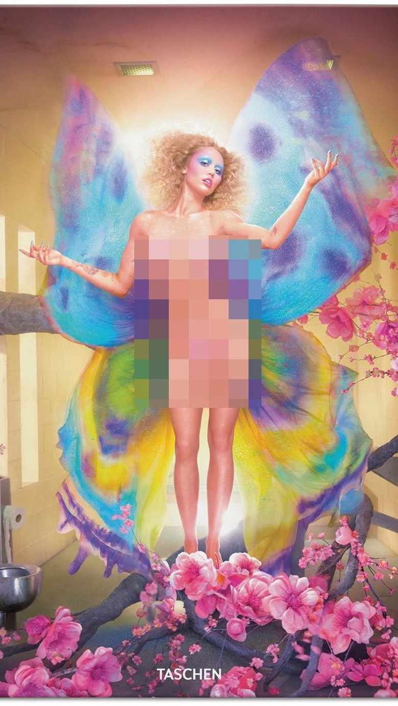 Miley Cyrus Tampil Telanjang untuk Buku Koleksi Foto Miley Cyrus Tampil Telanjang untuk Buku Koleksi Foto