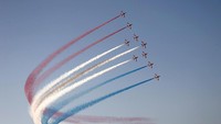 Foto: Aksi akrobatik di langit Yunani (Alkis Konstantinidis/Reuters)