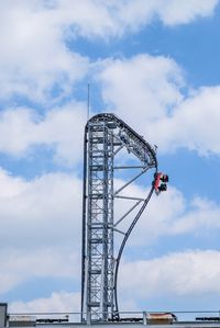 Pacu Adrenalin dengan Naik Deretan Roller Coaster Unik di Jepang