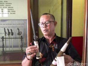 Jelang 1 Sura, Warga Purworejo Ramai-ramai Menjamas Pusaka di Museum