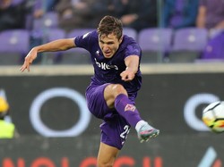 Winger Fiorentina Federico Chiesa jadi pemain dengan aksi dribel terbanyak bersama Joao Cancelo (Inter Milan). Keduanya sudah melakukan 28 aksi menggiring bola. (Foto: Gabriele Maltinti/Getty Images)
