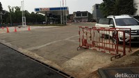 SPBU yang memiliki 3 unit dispenser ini sudah berdiri rapih dan tampak siap mulai dioperasikan. Tampak sejumlah operator, karyawan dan petugas keamanan yang lalu lalang di lokasi SPBU.