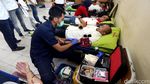 Warga Muara Angke Dapat Sembako dan Pengobatan Gratis