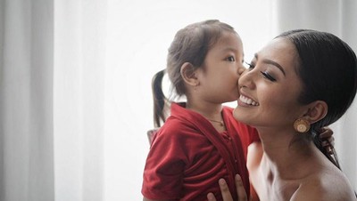 Foto: Sama-sama Cute, 6 Puteri Indonesia Bersama Buah Hatinya