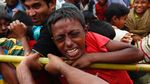 Miris, Potret Balita Rohingya Merayap di Antara Lumpur
